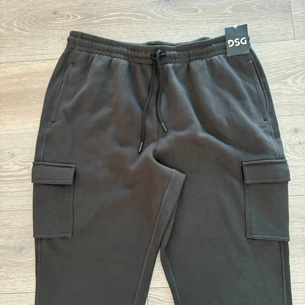 NWT DSG Mens‎ Pure Black Classic Fleece Cargo Cinch Athletic Fit Pants Size XL